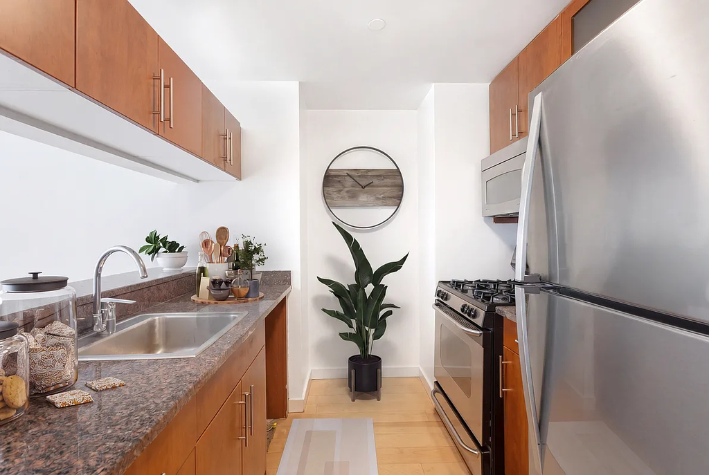 West 54th Street - Photo 6
