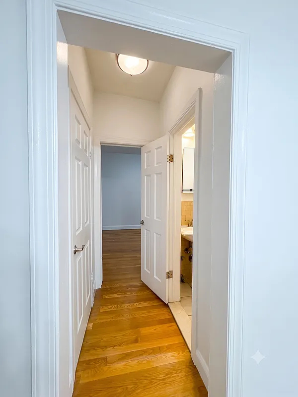 105 Haven Avenue - Photo 2