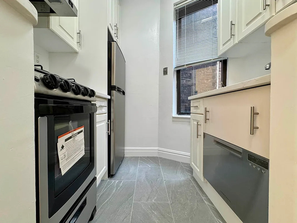 323 East 83rd Street - Photo 2