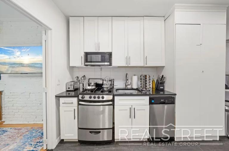 109 Madison Street - Photo 3