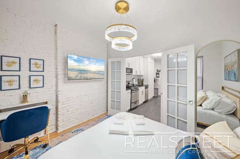 109 Madison Street - Photo 8