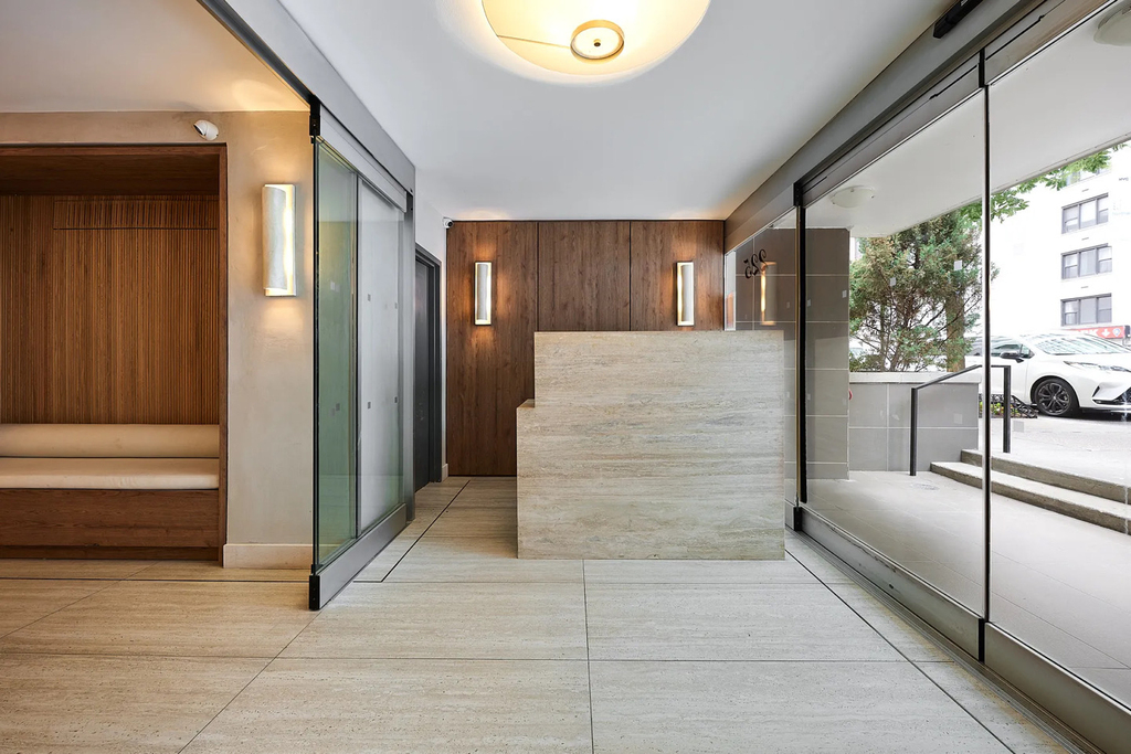 East 47th Street - Photo 9