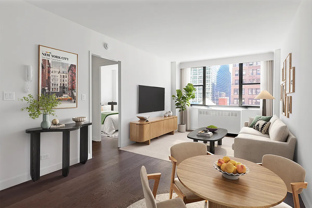 East 47th Street - Photo 1