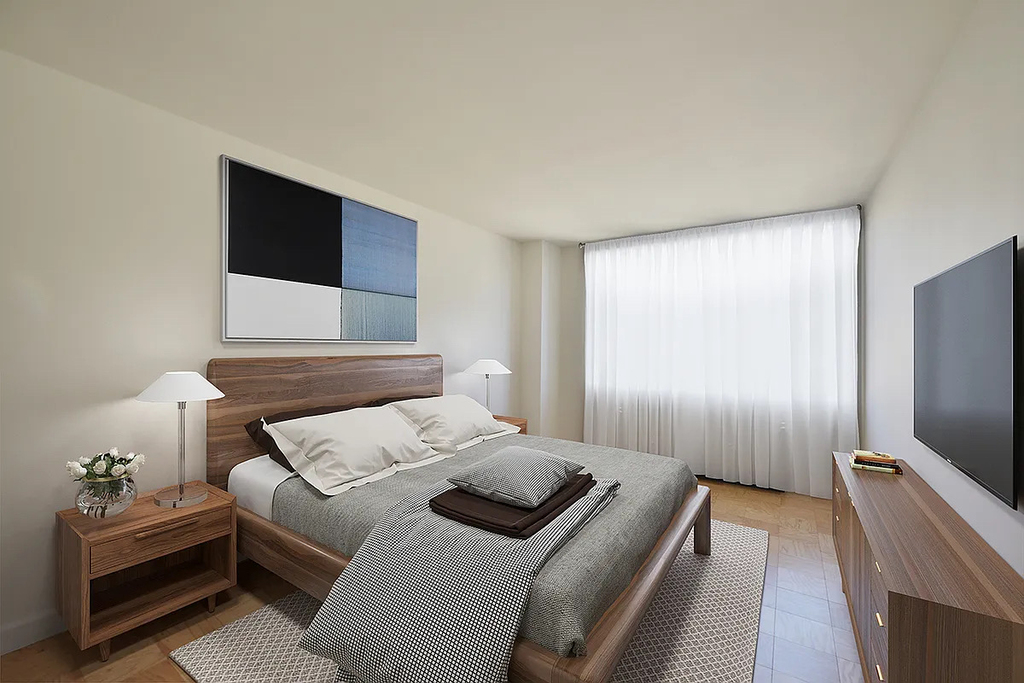 East 47th Street - Photo 5