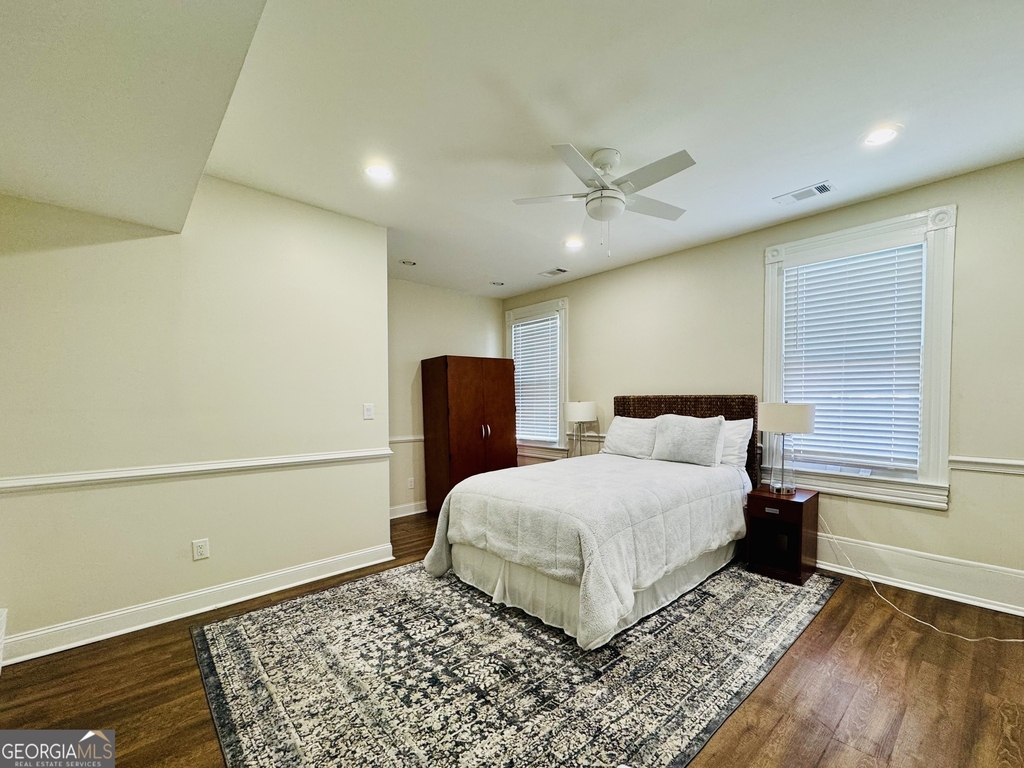 765 Walnut Street - Photo 3
