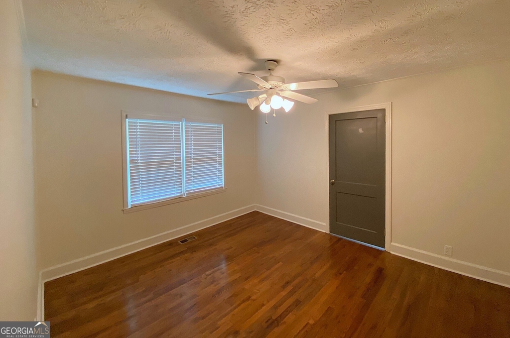 215 Pennsylvania Avenue - Photo 11
