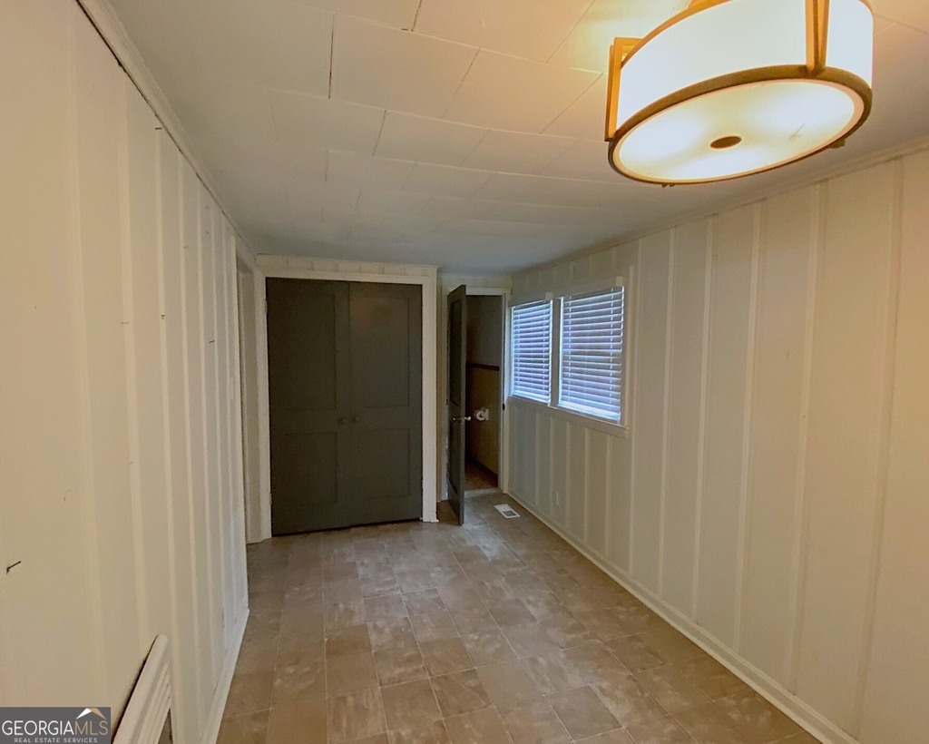 215 Pennsylvania Avenue - Photo 13