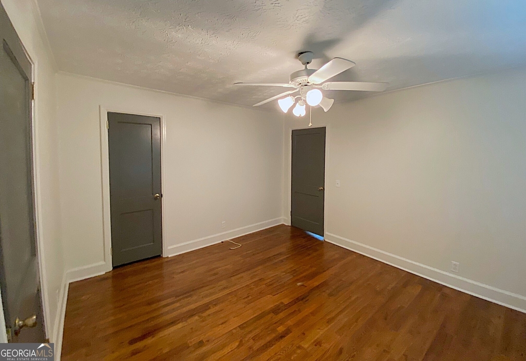 215 Pennsylvania Avenue - Photo 12