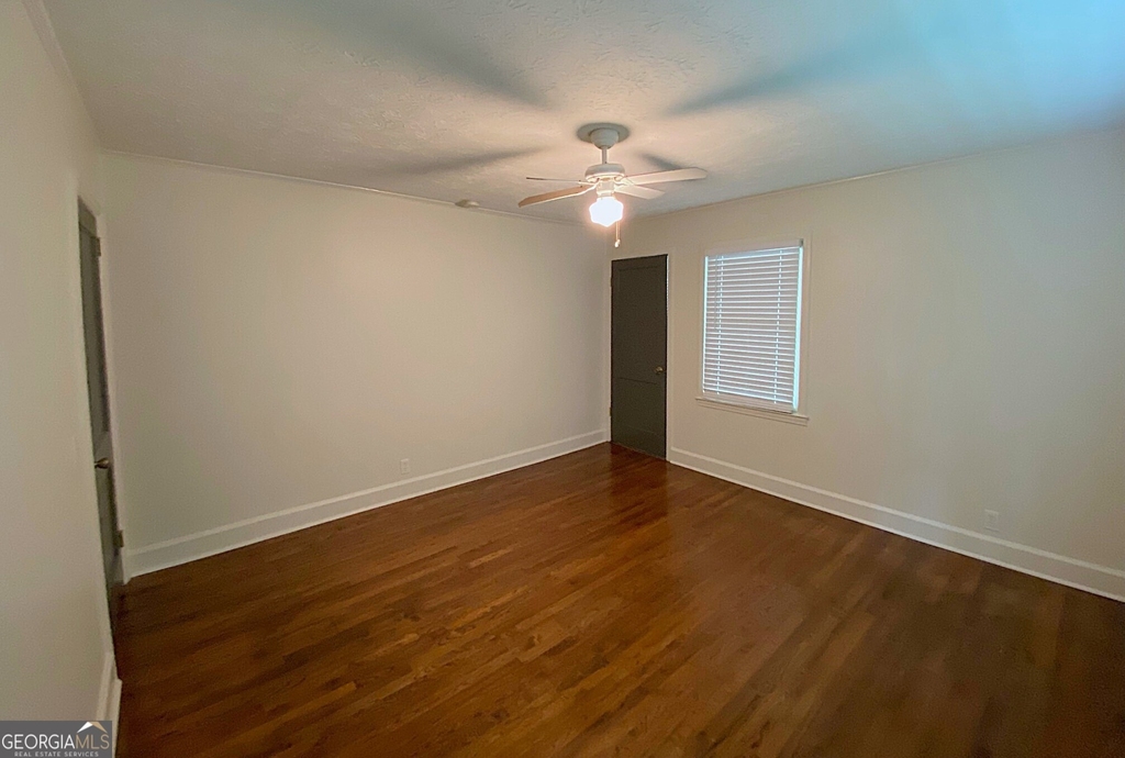 215 Pennsylvania Avenue - Photo 9
