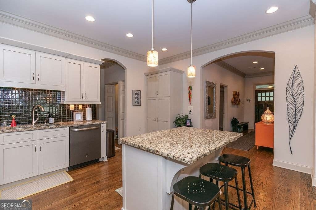 1084 Sanders Avenue Se - Photo 5