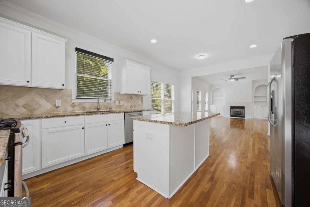455 Park Place Court - Photo 15