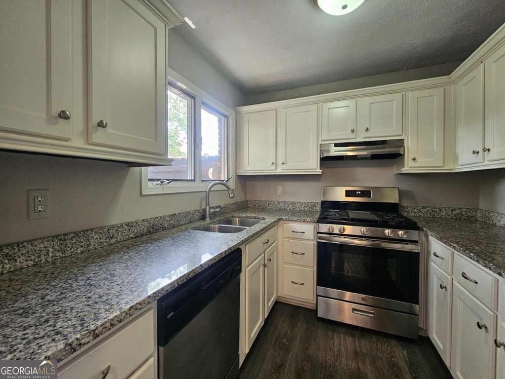 1192 Ashborough Drive Se - Photo 15