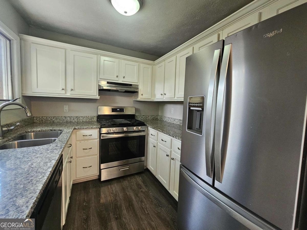 1192 Ashborough Drive Se - Photo 16