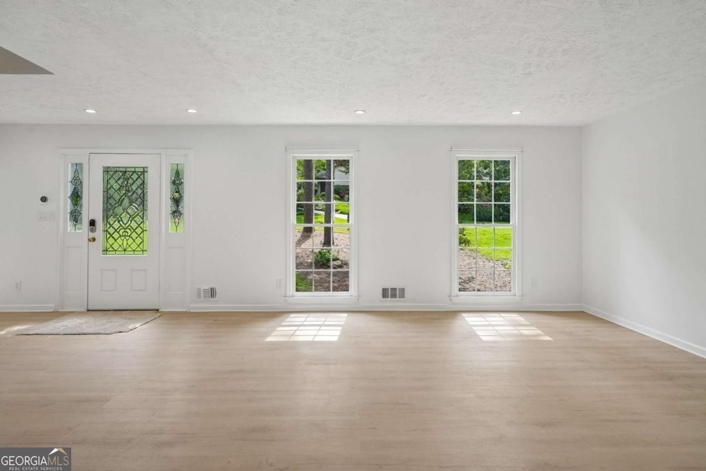 5132 Willow Point Parkway - Photo 5