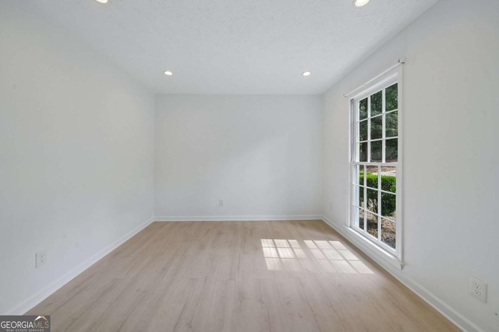 5132 Willow Point Parkway - Photo 13
