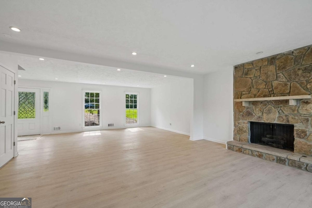 5132 Willow Point Parkway - Photo 3