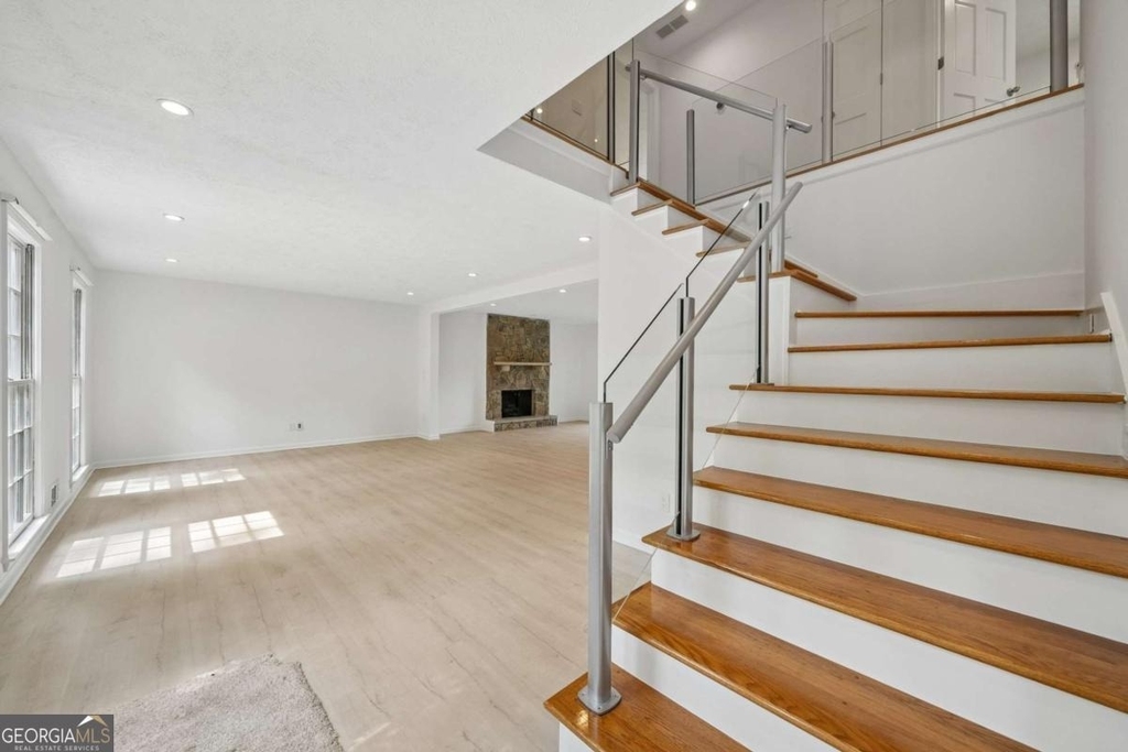 5132 Willow Point Parkway - Photo 1