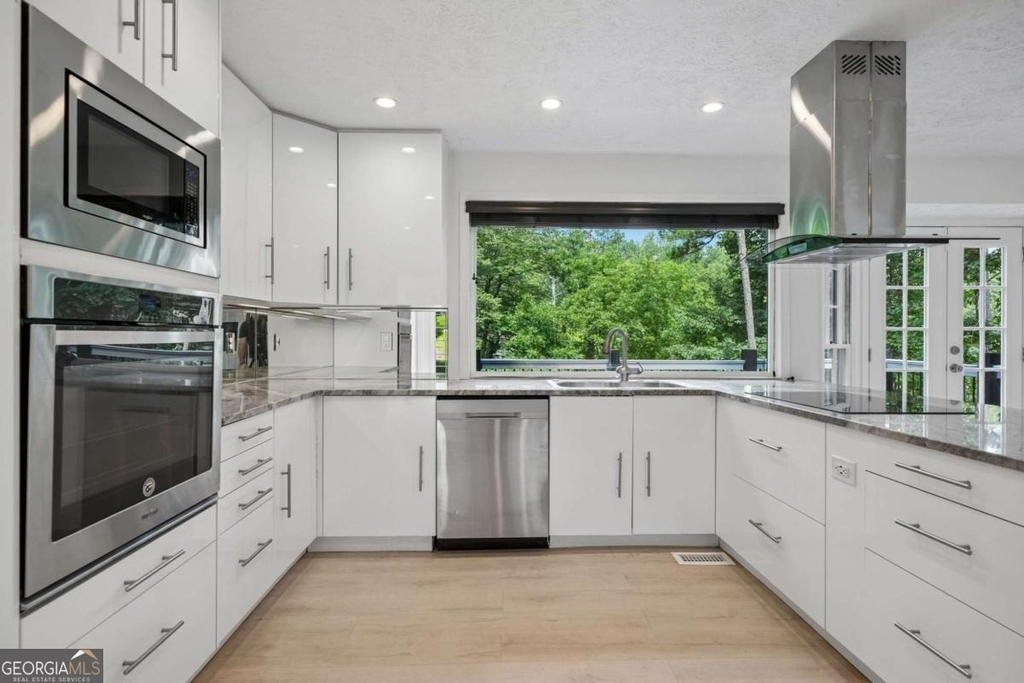 5132 Willow Point Parkway - Photo 10