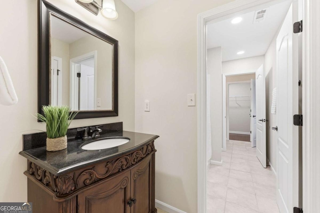 2826 Fox Wood Lane - Photo 24