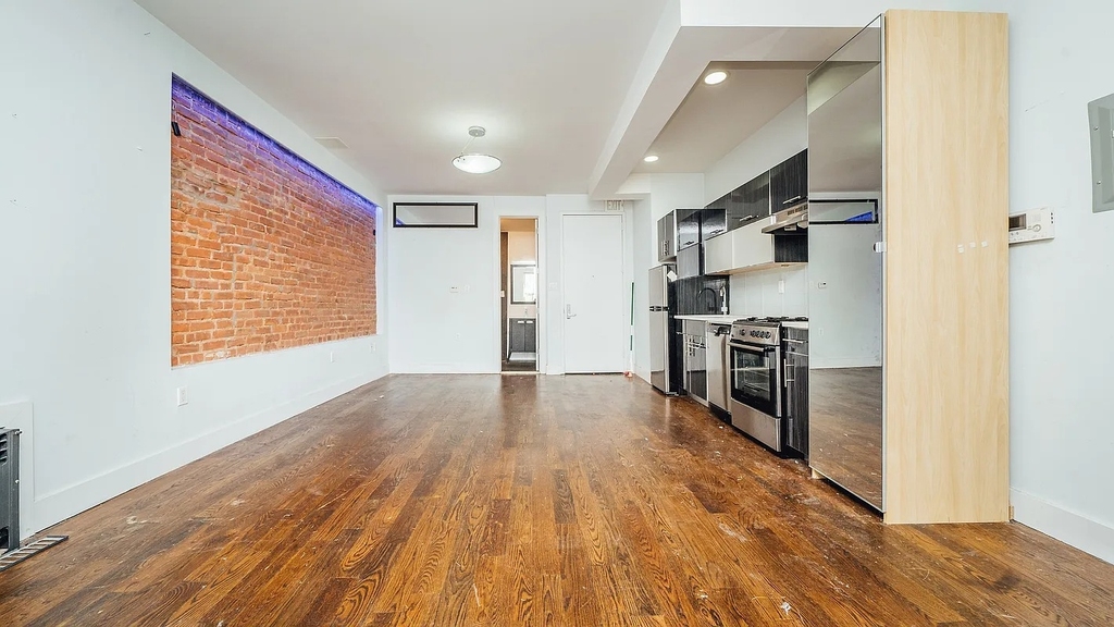 287 Troutman Street - Photo 2