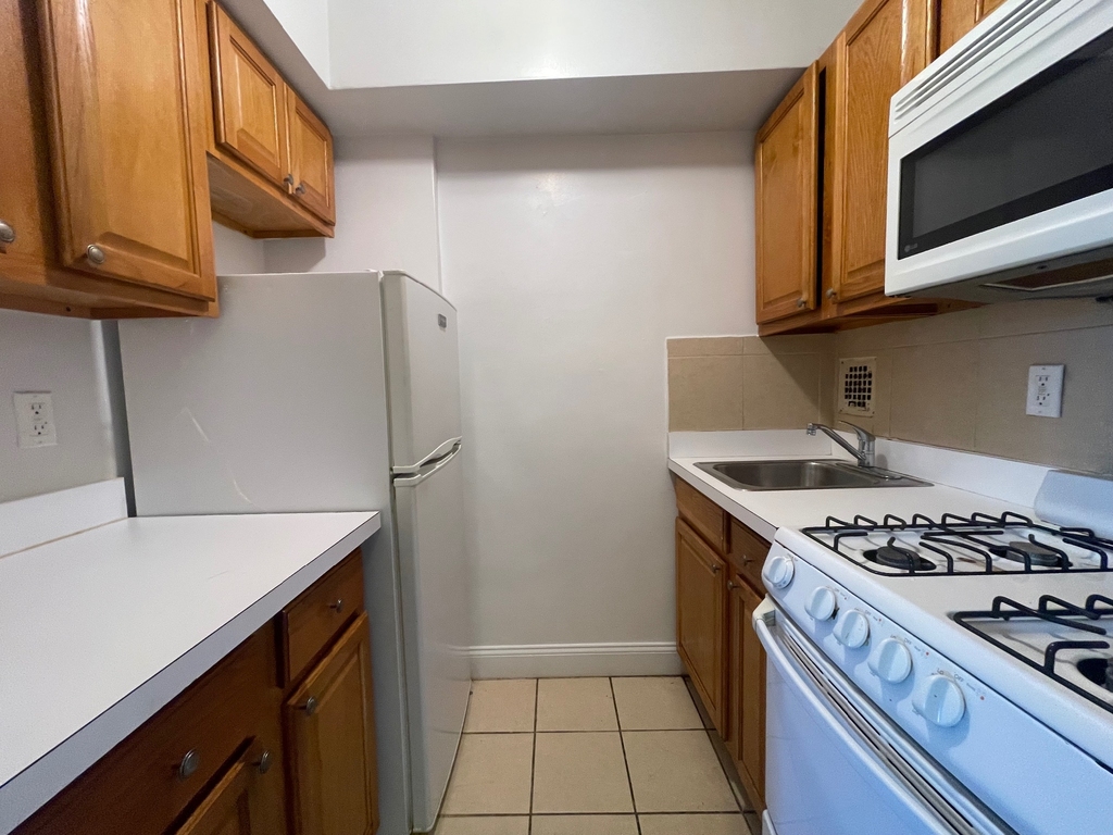 2011 Ocean Avenue - Photo 5