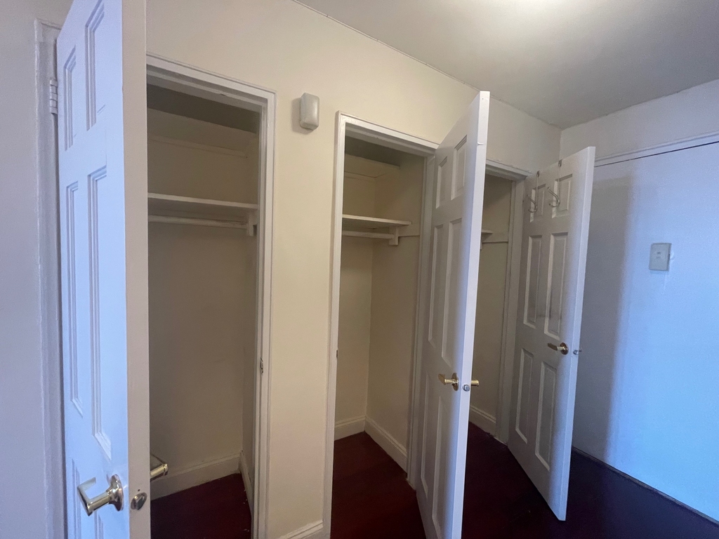 2011 Ocean Avenue - Photo 2
