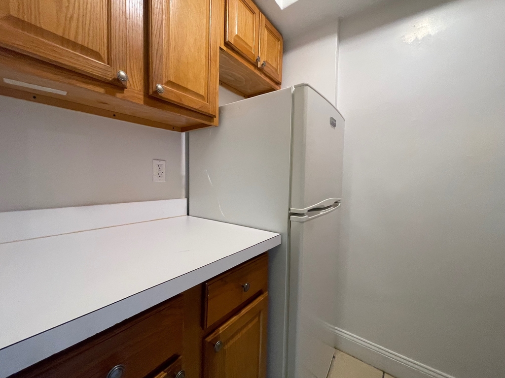 2011 Ocean Avenue - Photo 4