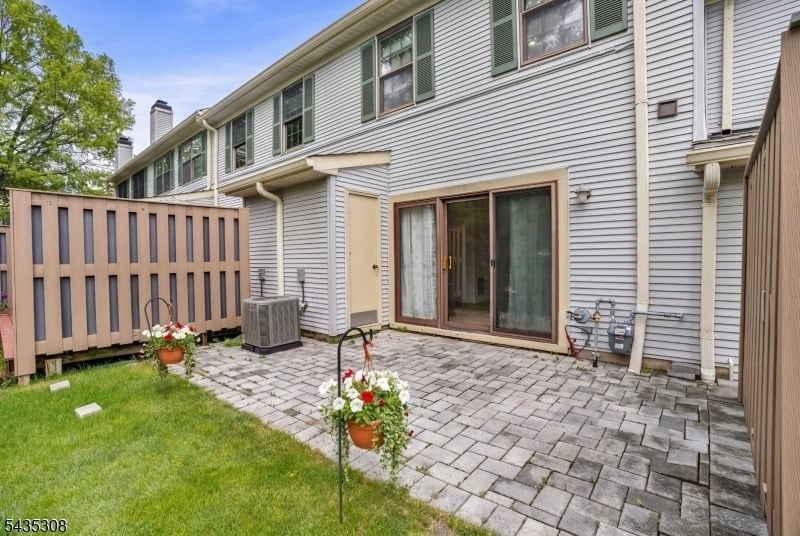 309 English Place - Photo 22