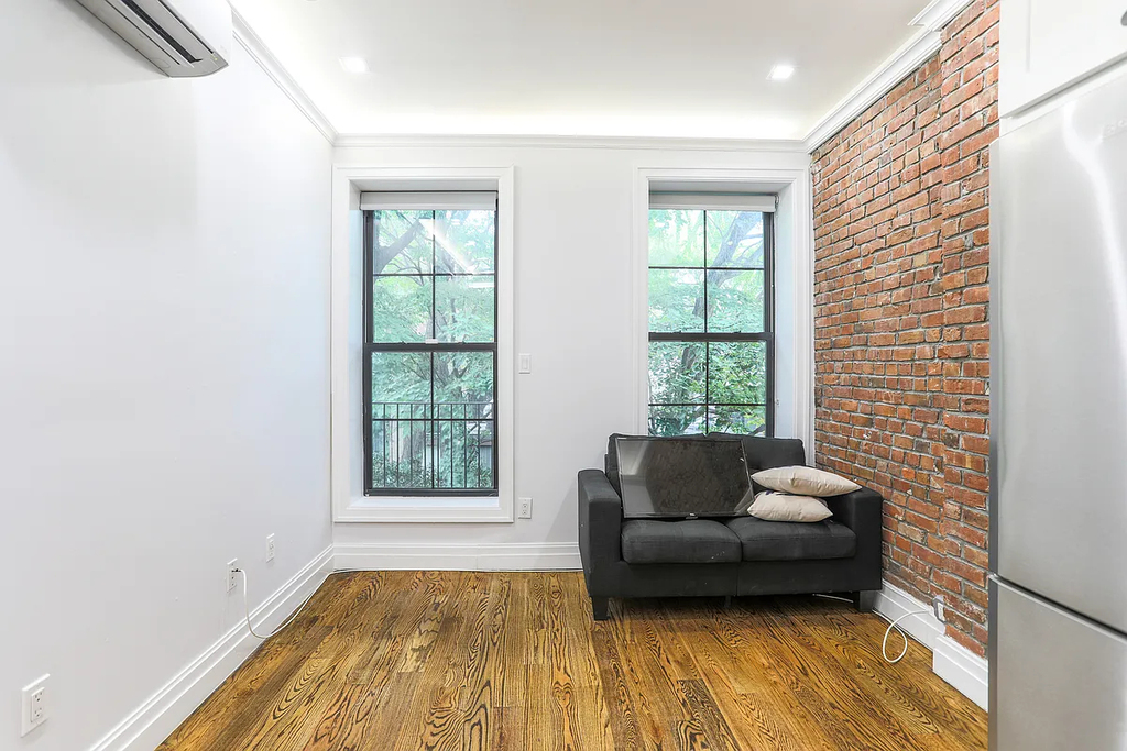 43 Columbia Place - Photo 1