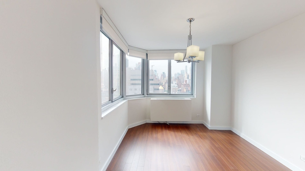 401 E 34th St - Photo 3
