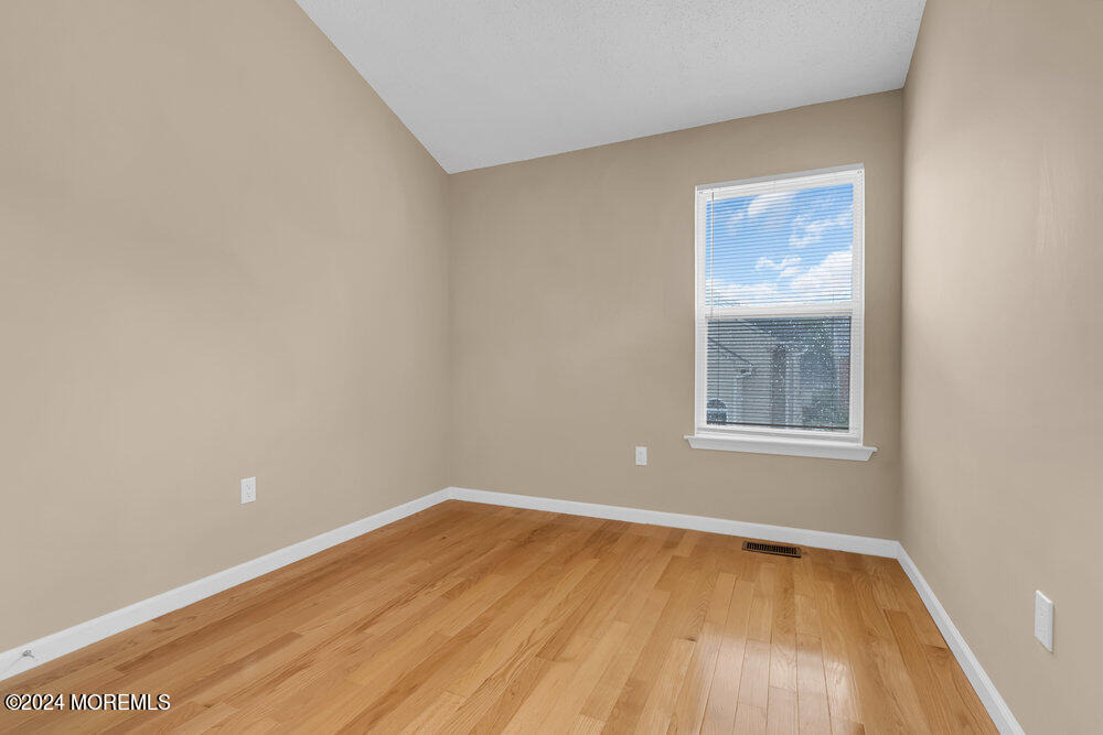 87 Richmond Court S - Photo 13