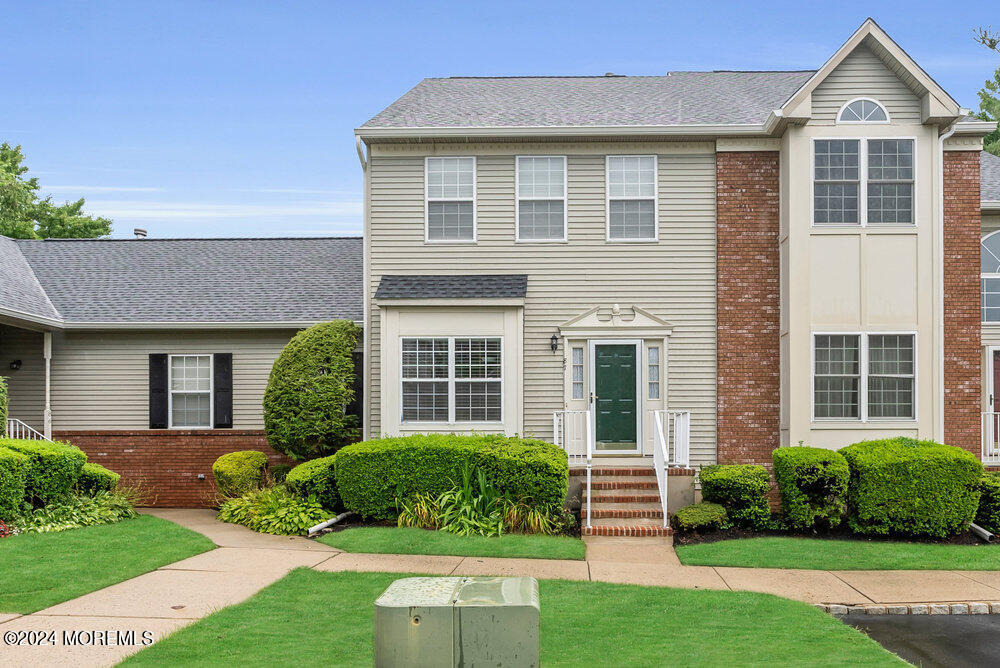 87 Richmond Court S - Photo 0