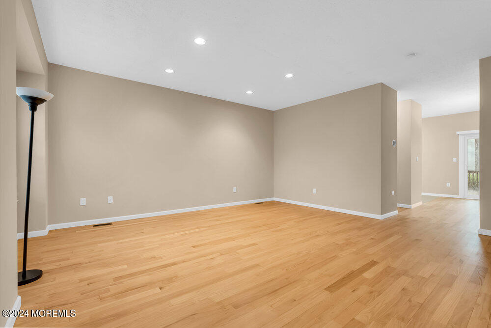 87 Richmond Court S - Photo 1