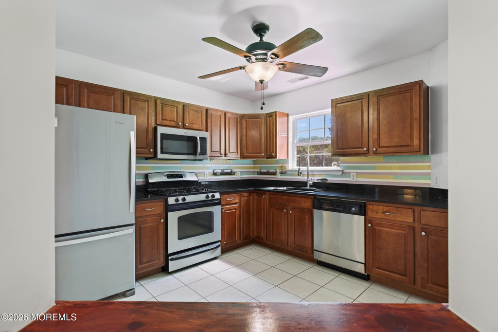 1111 Morning Glory Drive - Photo 14