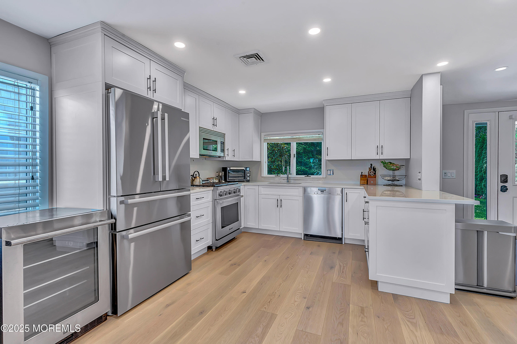637 Beacon Boulevard - Photo 14