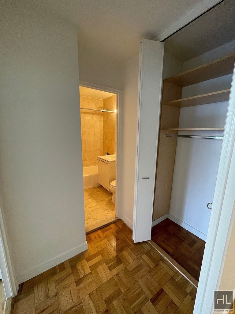 East 49 Street - Photo 5
