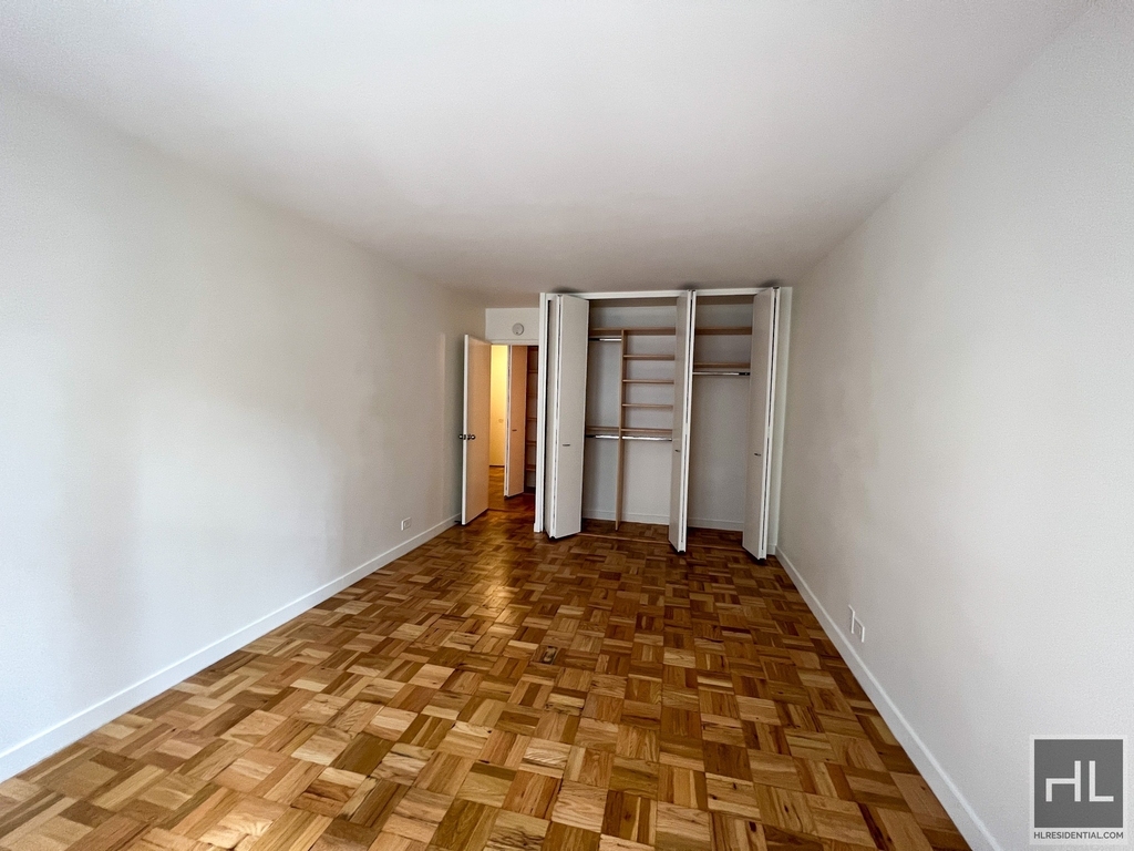 East 49 Street - Photo 3