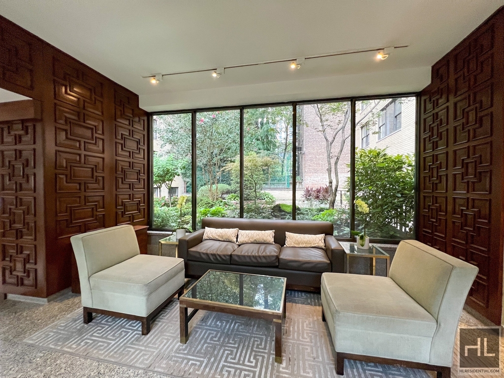 East 49 Street - Photo 7