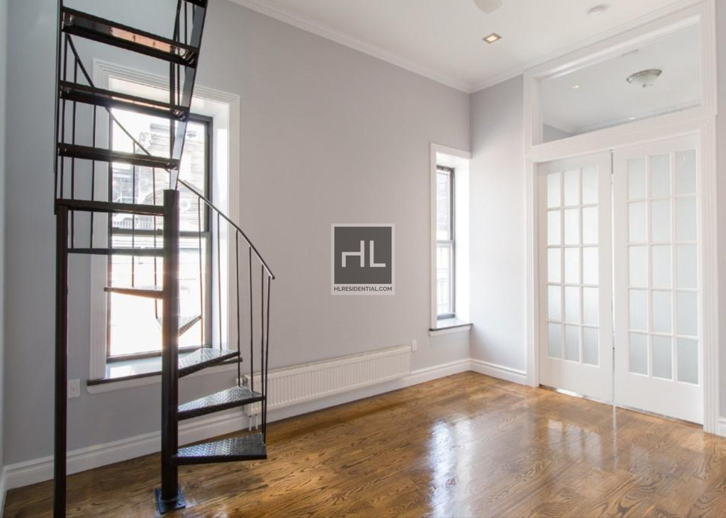 E 13th St. - Photo 4