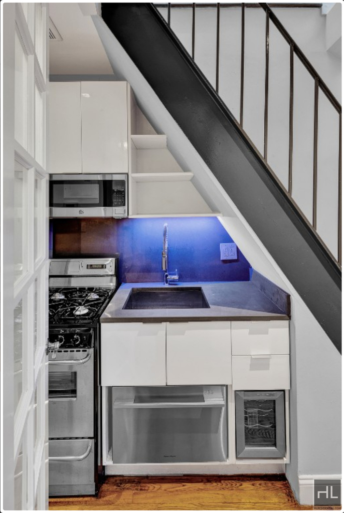 East 13 Street - Photo 3