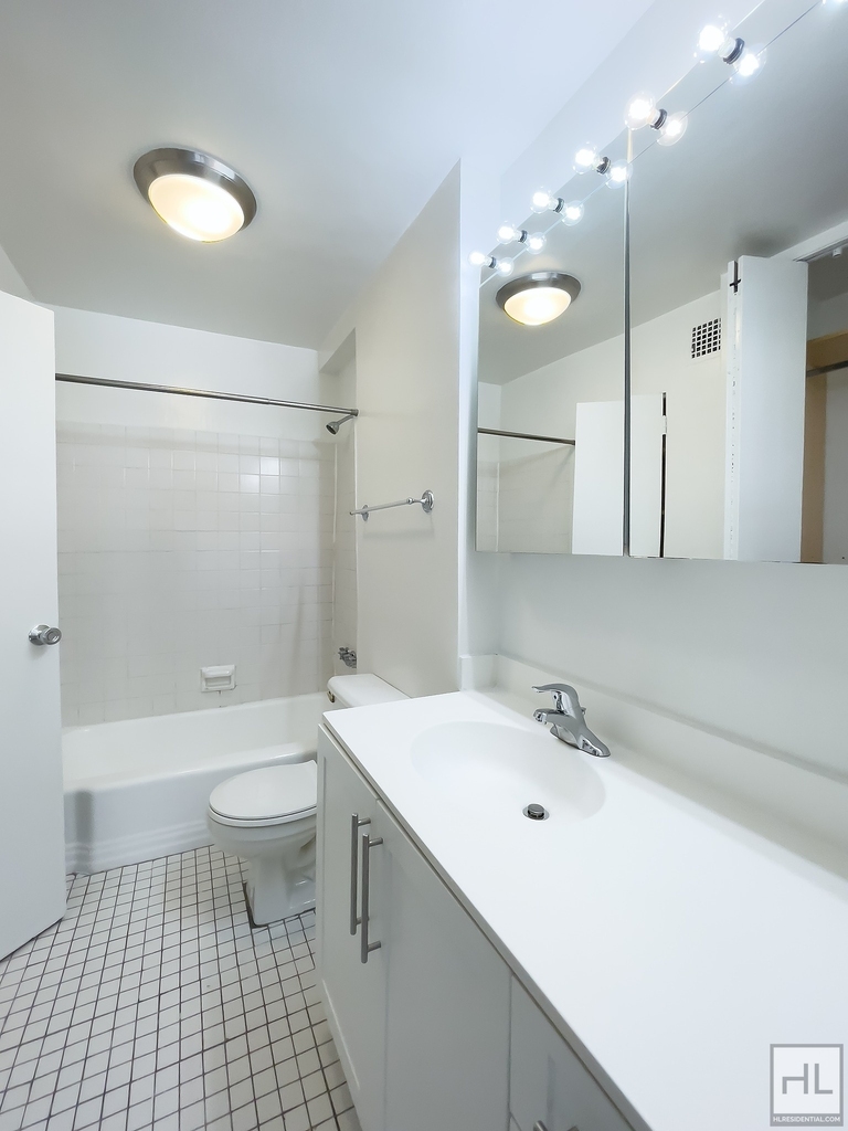 East 36 Street - Photo 5