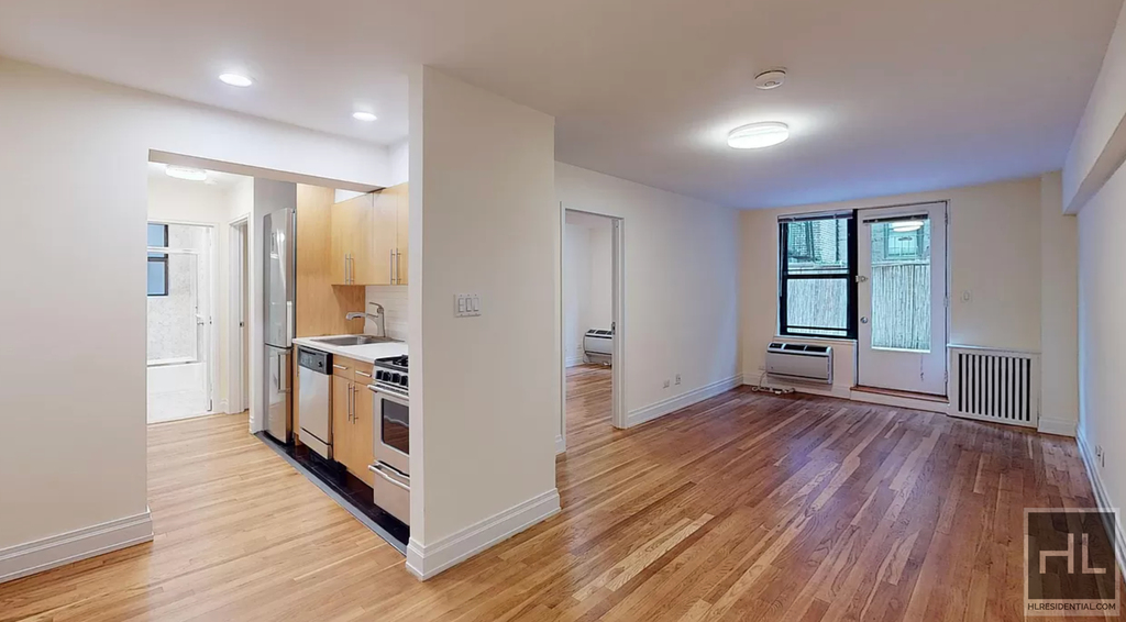 West 13 Street - Photo 1