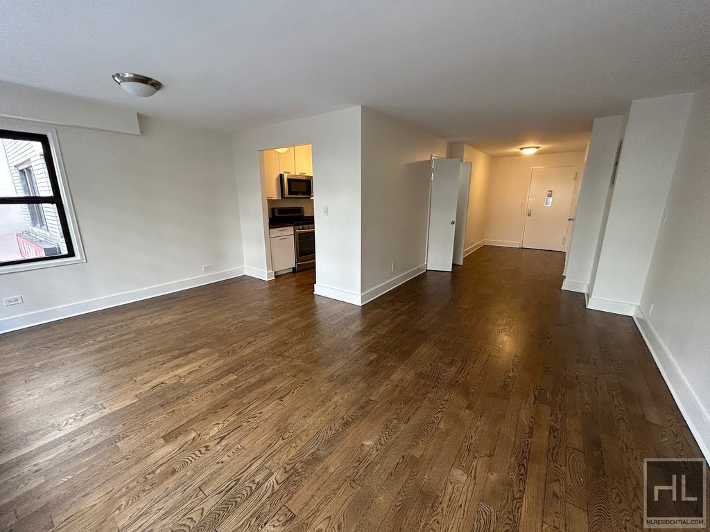 East 63 Street - Photo 2