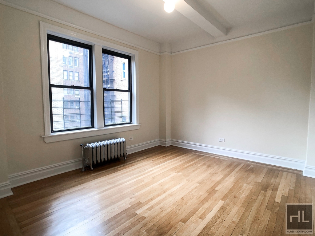 East 80th Street - Photo 1