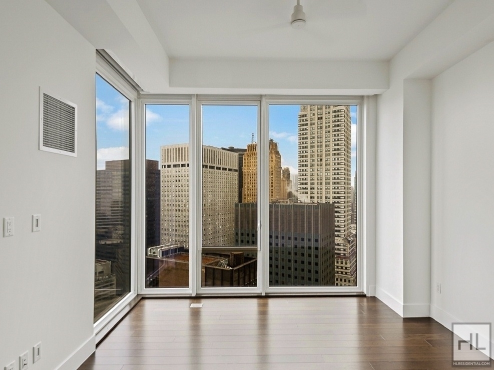 East 44th Street - Photo 2
