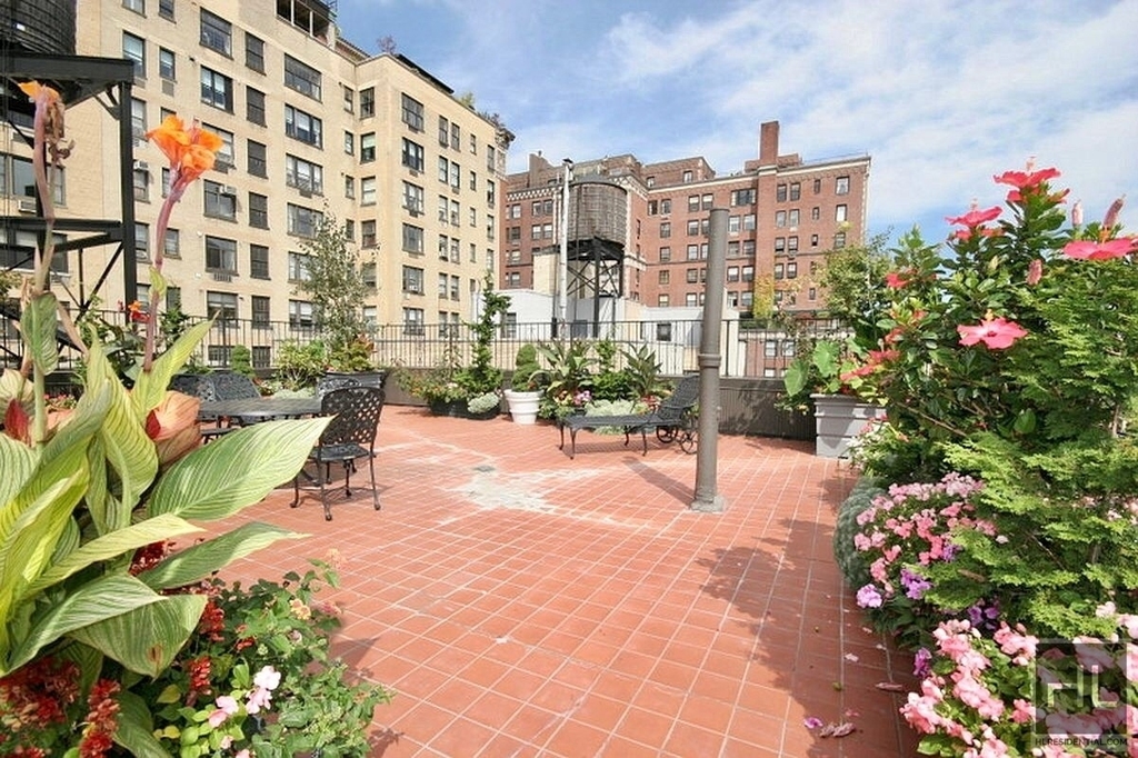 East 92 Street - Photo 7