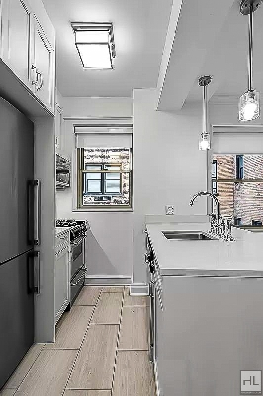 East 57th Street - Photo 4