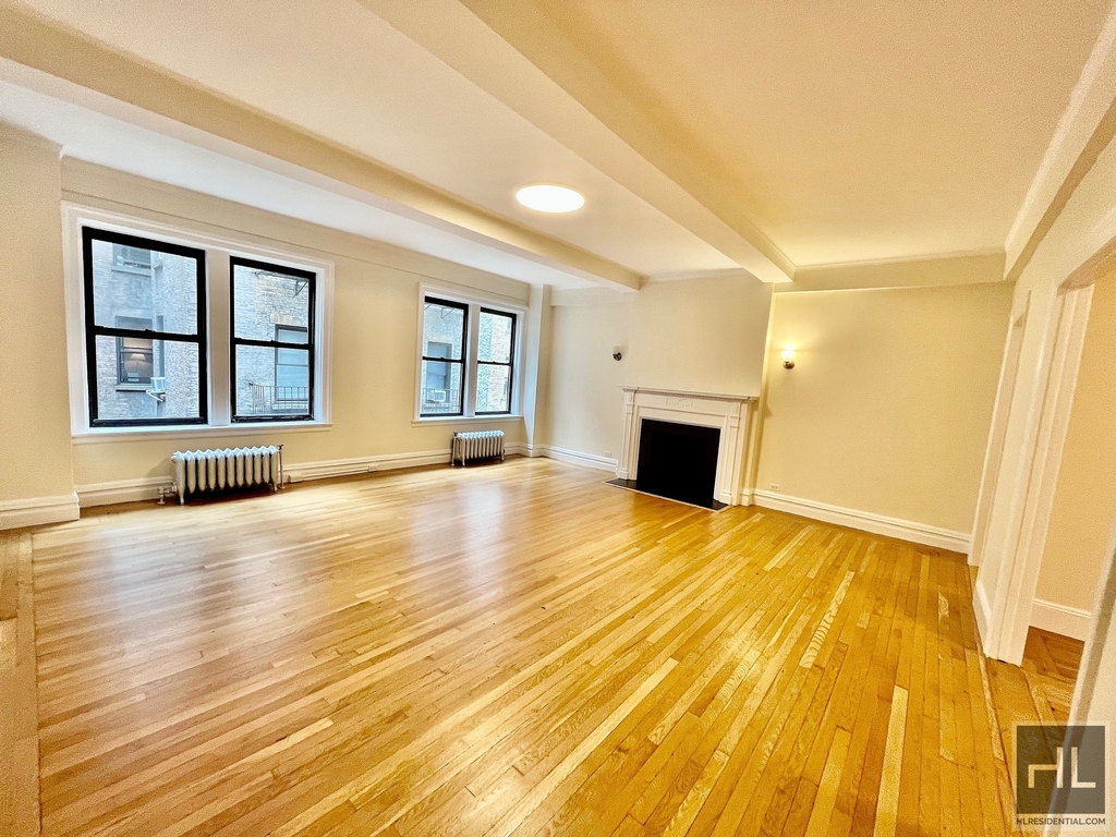 East 80th Street - Photo 1