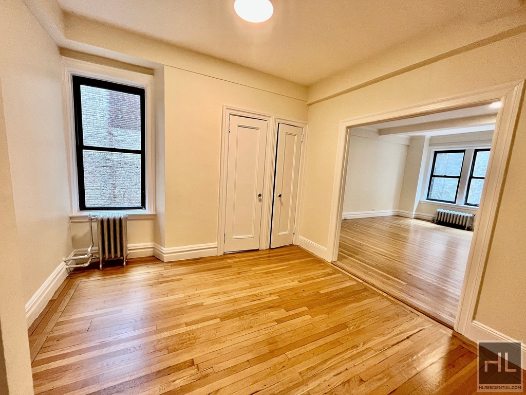 East 80th Street - Photo 6