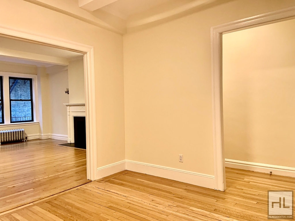 East 80th Street - Photo 7